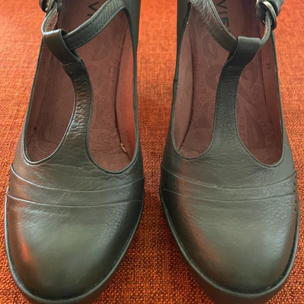 Biviel Green Leather T-strap Heels - Size 37 - Picture 2 of 10